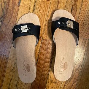 Dr. Scholl’s black sandals